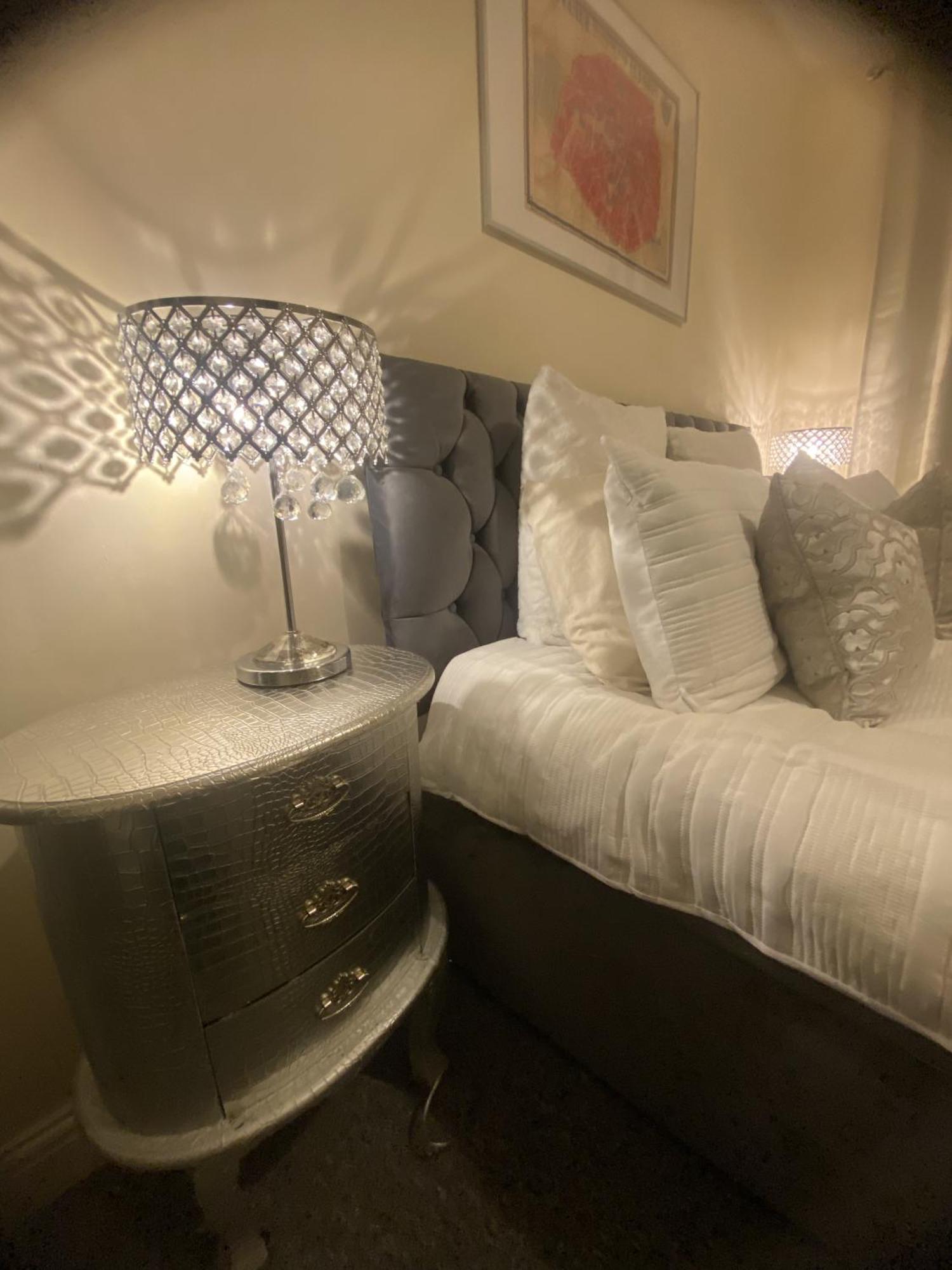 & Cosy Apartment In The Heart Of Stokes Croft 브리스틀 외부 사진